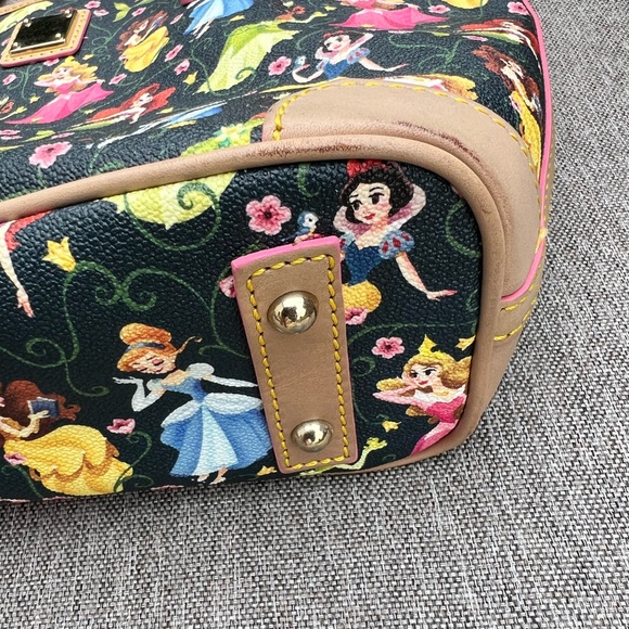 Rare Dooney & Bourke 2016 runDisney Princess Marathon Disney Tote Shopper - Picture 5 of 12